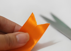 how to cut ribbon ends without fraying